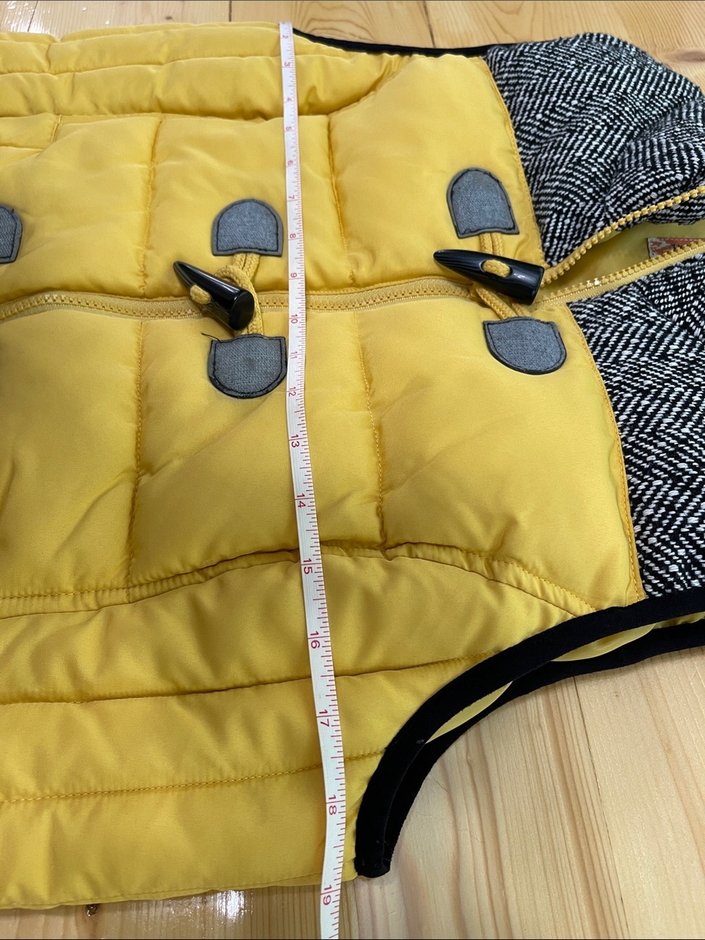 Ruff Hewn Yellow Quilted Puffer Vest Tweed Toggle Accents Size M - Picture 9 of 16
